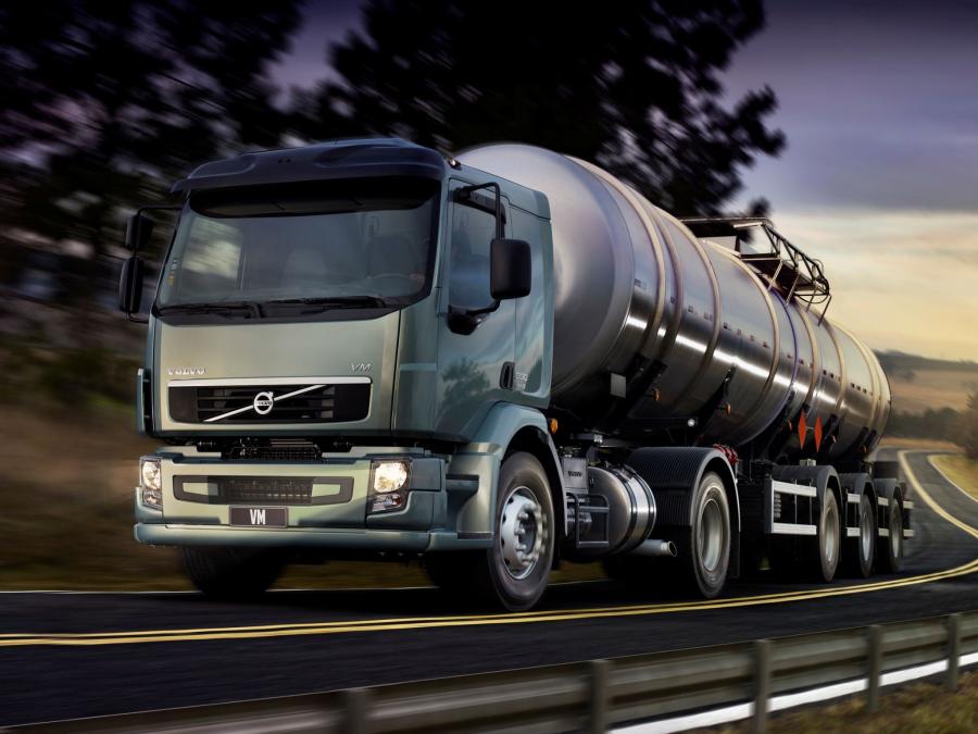  Volvo VM 330 4x2 Tractor 2012 года  (фото 2 из 15)